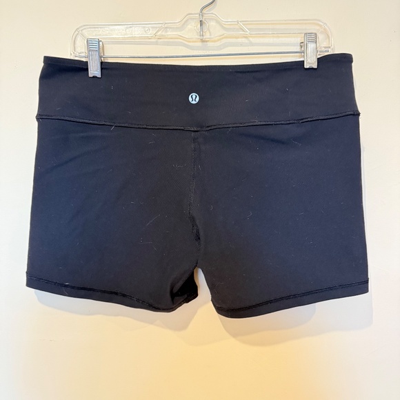 Lululemon Reversable Shorts - Size 12 - Picture 3 of 3